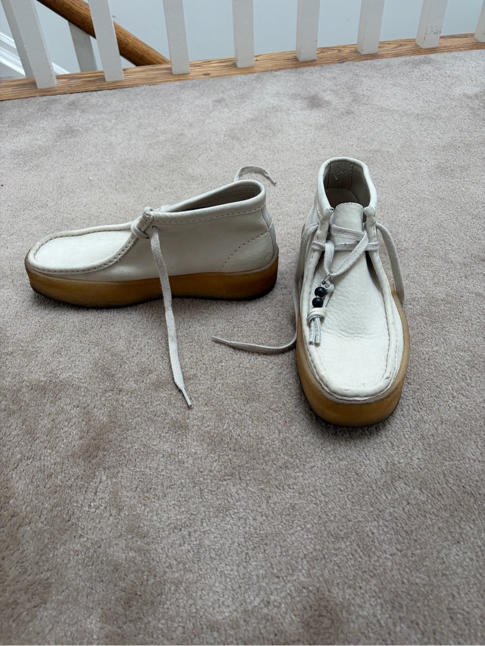 Clarks women Wallabee Boots in Cream with Crepe Sole